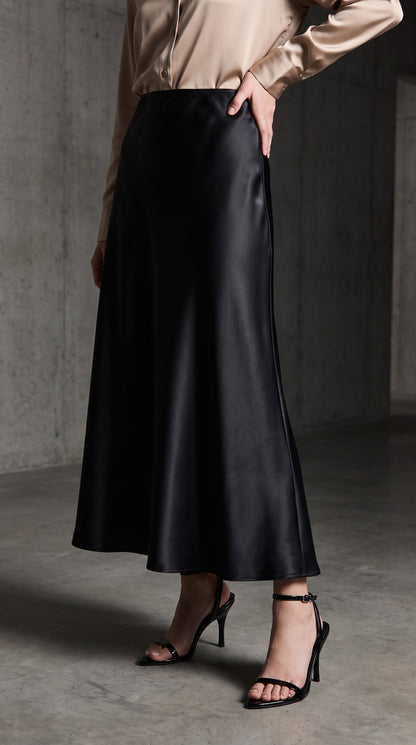 High-Waist Full-Length Satin Skirt in Black  – Elegant Fish Tail Flow Design