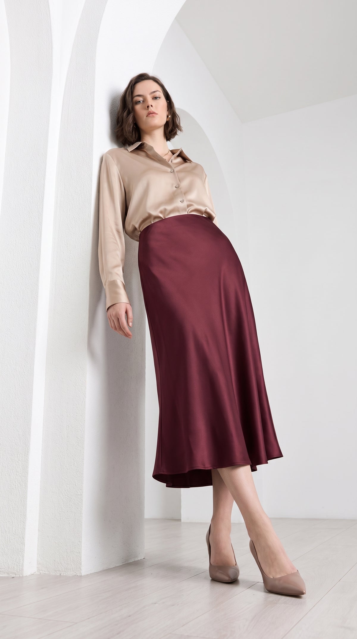 Women’s Flowing Satin Skirt – Full-Length Elegant Formal Wear in Maroon